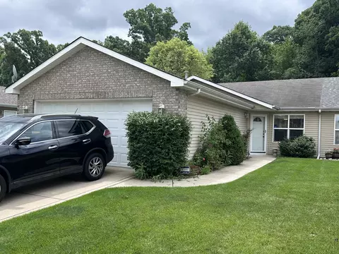 4411 W 92nd Pl, Merrillville, IN 46410
