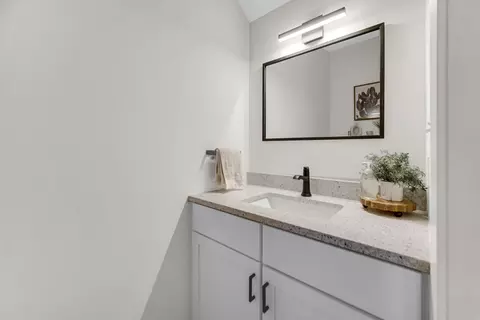 Bath - 264 Nomo Pl, Crown Point, IN 46307 photo 1 of 4