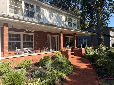 9216 White Oak Ave, Munster, IN 46321