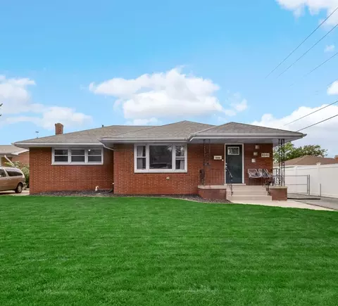 8340 Cottage Grove Pl, Highland, IN 46322