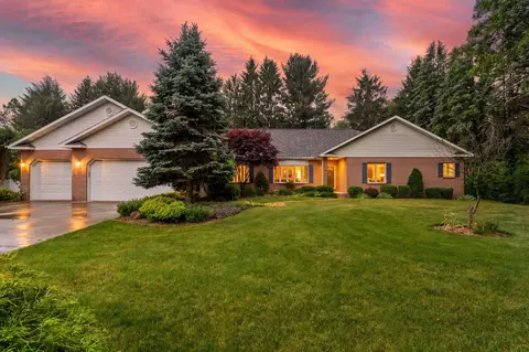 203 Fieldstone Dr, La Porte, IN 46350