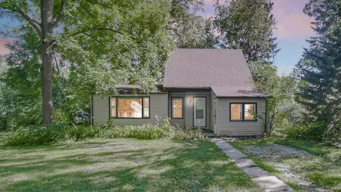 112 W 13th St, La Porte, IN 46350