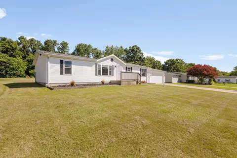 Exterior - 1351 E Colonial Dr, La Porte, IN 46350 photo 2 of 5