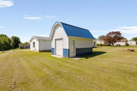 Exterior - 1351 E Colonial Dr, La Porte, IN 46350 photo 4 of 5