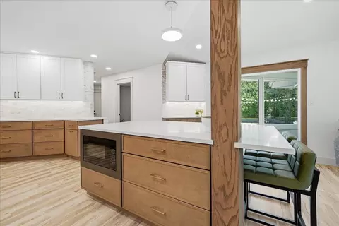 Kitchen - 6185 E 107th Pl, Crown Point, IN 46307 photo 3 of 15