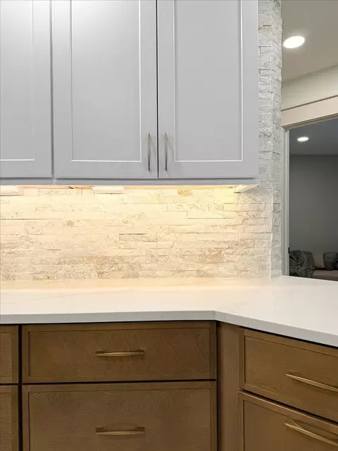 Kitchen - 6185 E 107th Pl, Crown Point, IN 46307 photo 12 of 15
