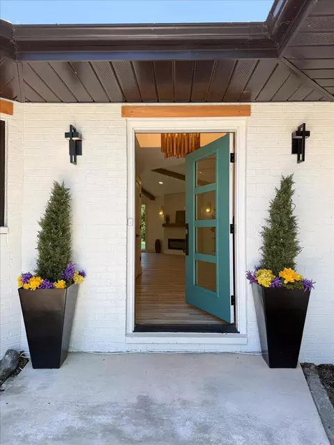 Entry Way - 6185 E 107th Pl, Crown Point, IN 46307 photo 1 of 9