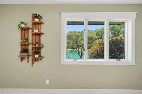 Living - 6185 E 107th Pl, Crown Point, IN 46307 photo 6 of 7