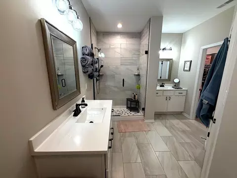 Bath - 18 Levanno Dr, Crown Point, IN 46307 photo 1 of 5