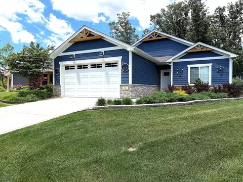 18 Levanno Dr, Crown Point, IN 46307
