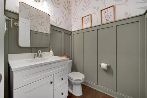 Bath - 10227 Sentry Dr, Saint John, IN 46373 photo 5 of 5