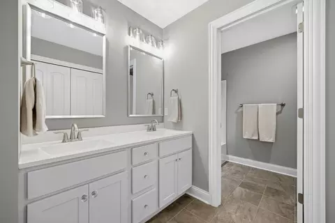 Bath - 10227 Sentry Dr, Saint John, IN 46373 photo 3 of 5