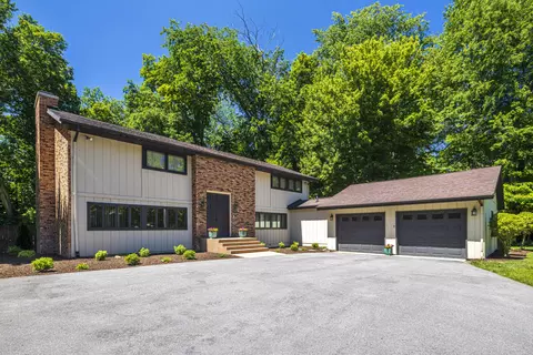 1552 W Horseshoe Bnd, La Porte, IN 46350