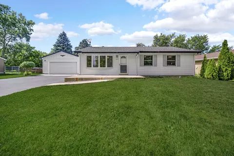 433 Nantucket Rd, Valparaiso, IN 46385