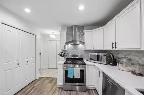 Kitchen - 366 E 130th Ln, Crown Point, IN 46307 photo 5 of 5