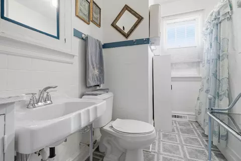 Bath - 3553 Connecticut St, Gary, IN 46409 photo 1 of 1