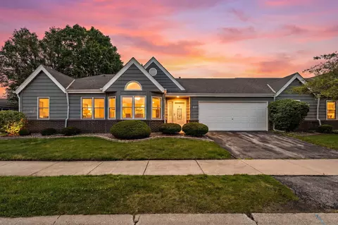 827 Kenmare Pkwy, Crown Point, IN 46307
