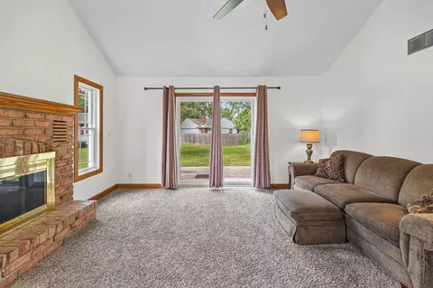 Living - 201 S Heritage Dr, Delphi, IN 46923 photo 2 of 2