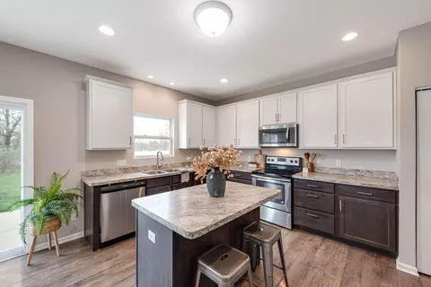 Kitchen - 13204 Roosevelt Pl, Crown Point, IN 46307 photo 6 of 6
