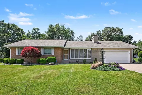 136 Country Club Dr, La Porte, IN 46350
