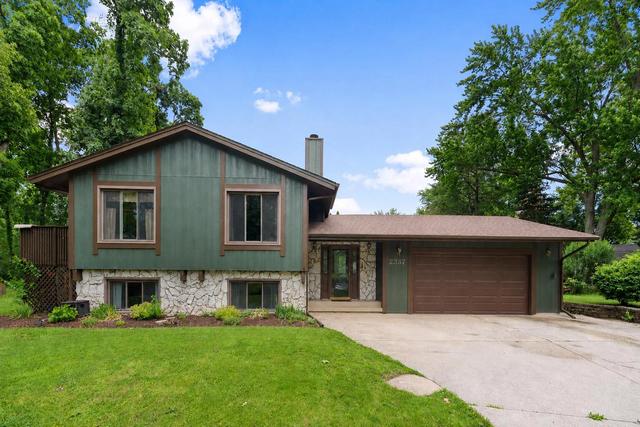 2337 Four Seasons Pkwy, Crown Point, IN 46307