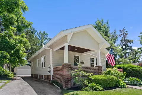 206 Morgan Blvd, Valparaiso, IN 46383