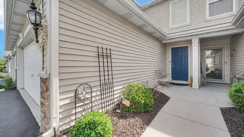11175 Vermont Cir, Crown Point, IN 46307 photo 2