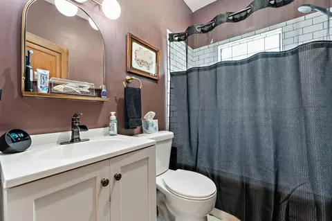 Bath - 8829 Parrish Ave, Highland, IN 46322 photo 3 of 3