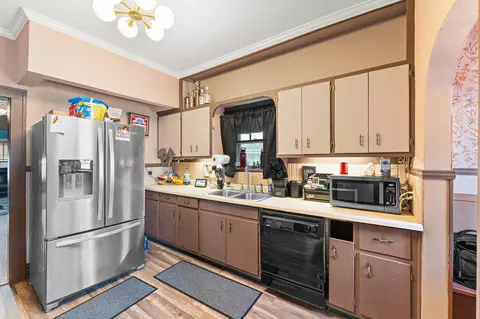 Kitchen - 8829 Parrish Ave, Highland, IN 46322 photo 3 of 3
