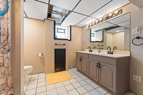 Bath - 8829 Parrish Ave, Highland, IN 46322 photo 1 of 3