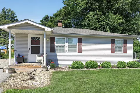 5641 N Clover West Dr, Fairland, IN 46126