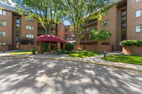 910 Ridge Rd #203, Munster, IN 46321