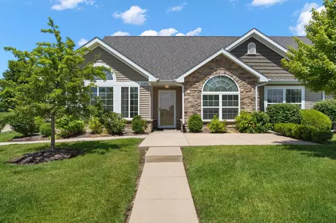 Exterior - 5260 E 109th Pl, Crown Point, IN 46307 photo 2 of 7