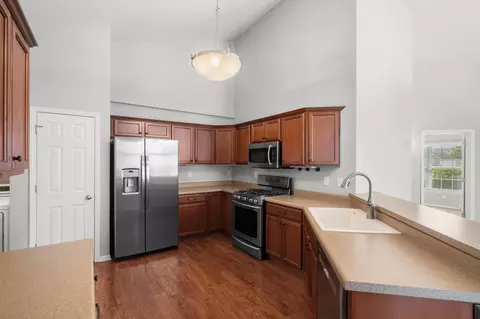 Kitchen - 5260 E 109th Pl, Crown Point, IN 46307 photo 2 of 2