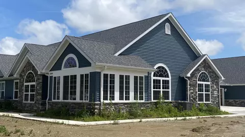 5600 Fountain Cir, Winfield, IN 46307
