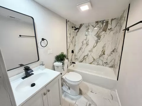 Bath - 266 Johnson St, Gary, IN 46402 photo 2 of 2