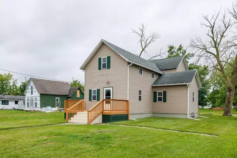 205 W Railroad St, Kentland, IN 47951