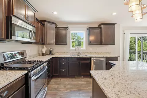 Kitchen - 84 Bergamo Ln, Crown Point, IN 46307 photo 3 of 4