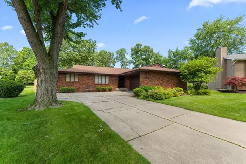 236 Grace Ct, Crown Point, IN 46307 photo 2
