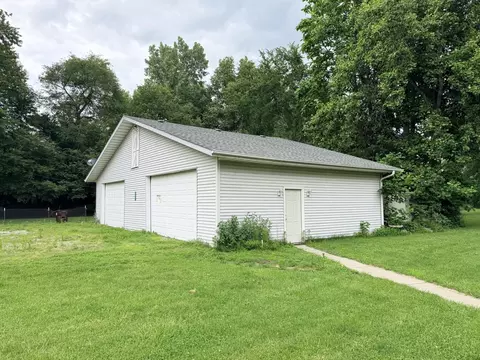 23721 Tyler St, Shelby, IN 46377 photo 2
