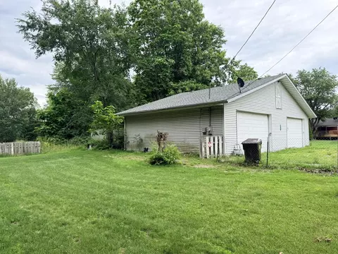 23721 Tyler St, Shelby, IN 46377 photo 3