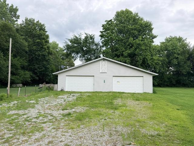 23721 Tyler St, Shelby, IN 46377