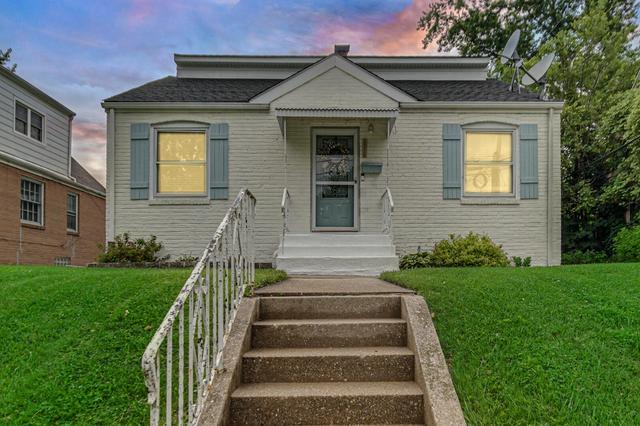 114 Beverly Ln, Hobart, IN 46342