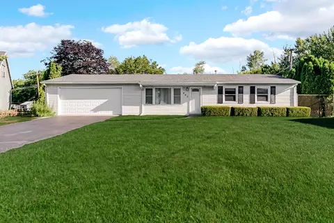 445 Plymouth Rd, Valparaiso, IN 46385