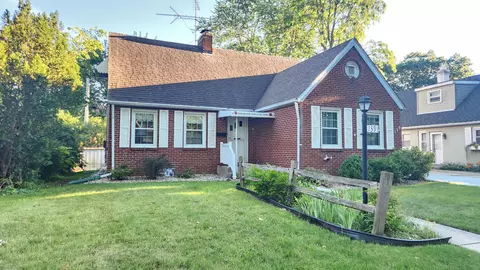 139 Beverly Blvd, Hobart, IN 46342