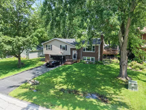 4289 Park Pl, Crown Point, IN 46307