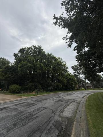 41 Edinburgh St, Valparaiso, IN 46385