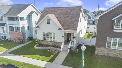 1600 Center St, Whiting, IN 46394