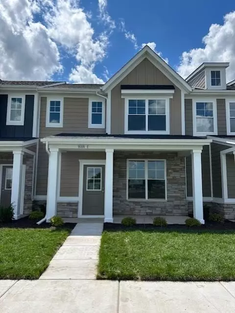 1609 Parkside Ln #E, Dyer, IN 46311