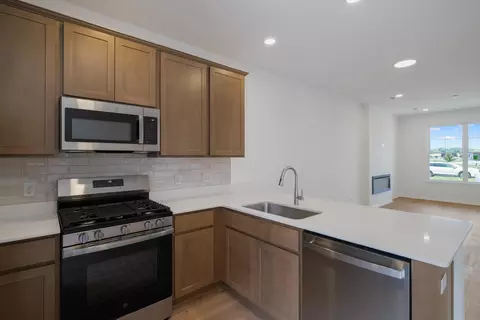 Kitchen - 1609 Parkside Ln #E, Dyer, IN 46311 photo 3 of 3